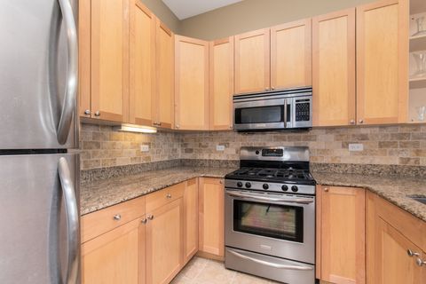 Tiny photo for 4770 N Manor Avenue N #404, Chicago, IL 60625 (MLS # 12625565)