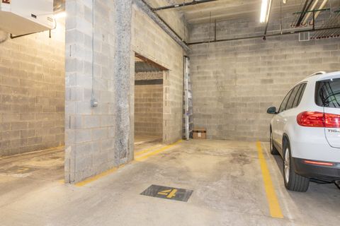 Tiny photo for 4770 N Manor Avenue N #404, Chicago, IL 60625 (MLS # 12625565)