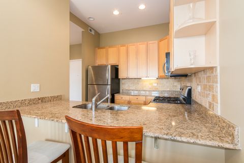 Tiny photo for 4770 N Manor Avenue N #404, Chicago, IL 60625 (MLS # 12625565)