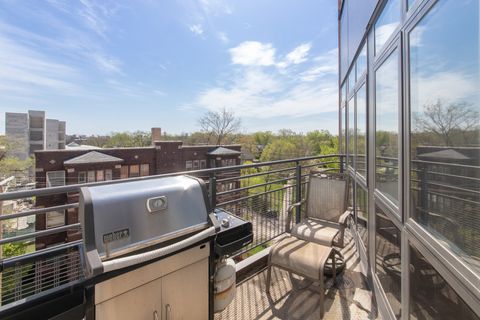 Tiny photo for 4770 N Manor Avenue N #404, Chicago, IL 60625 (MLS # 12625565)