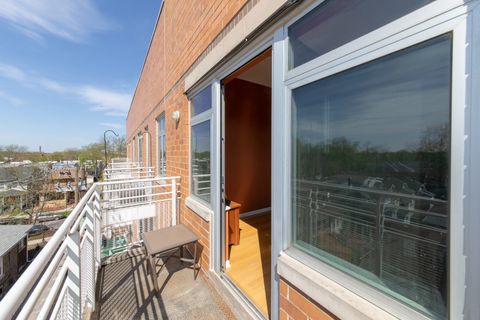 Tiny photo for 4770 N Manor Avenue N #404, Chicago, IL 60625 (MLS # 12625565)