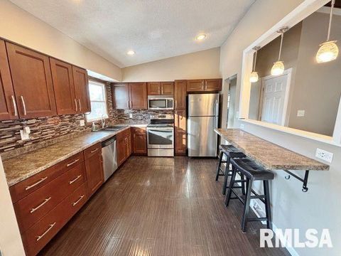 Tiny photo for 107 PARK LANE Circle, Eldridge, IA 52748 (MLS # QC4269470)