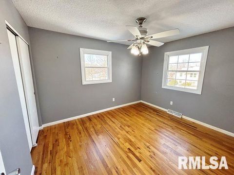 Tiny photo for 107 PARK LANE Circle, Eldridge, IA 52748 (MLS # QC4269470)