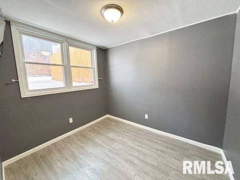 Tiny photo for 107 PARK LANE Circle, Eldridge, IA 52748 (MLS # QC4269470)