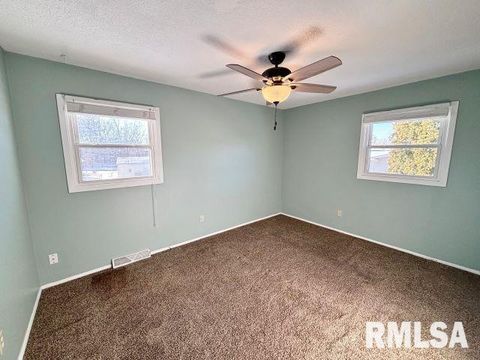 Tiny photo for 107 PARK LANE Circle, Eldridge, IA 52748 (MLS # QC4269470)