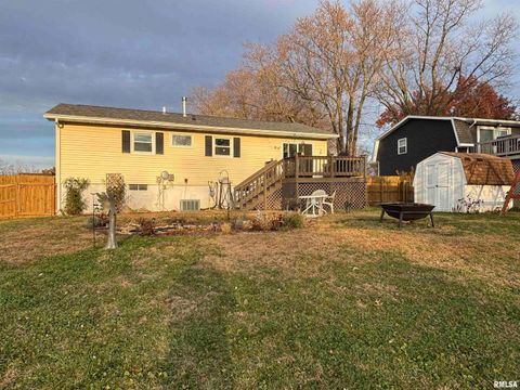 Tiny photo for 107 PARK LANE Circle, Eldridge, IA 52748 (MLS # QC4269470)