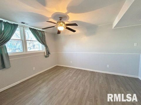 Tiny photo for 107 PARK LANE Circle, Eldridge, IA 52748 (MLS # QC4269470)