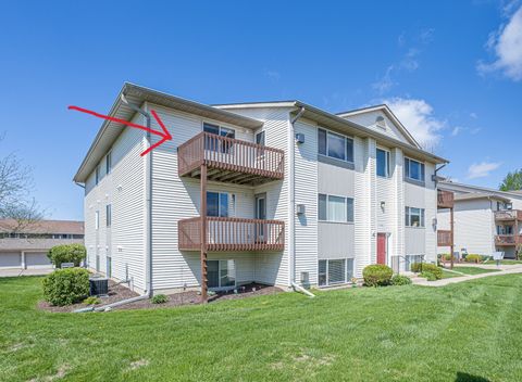 Tiny photo for 4186 Fairview Drive #9, Bettendorf, IA 52722 (MLS # 12622425)