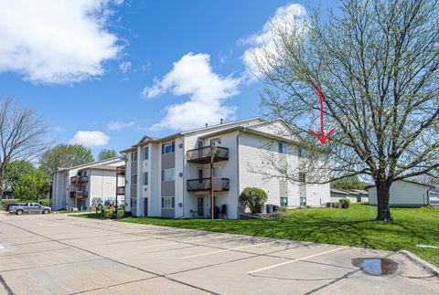 Photo of 4186 Fairview Drive #9, Bettendorf, IA 52722 (MLS # 12622425)