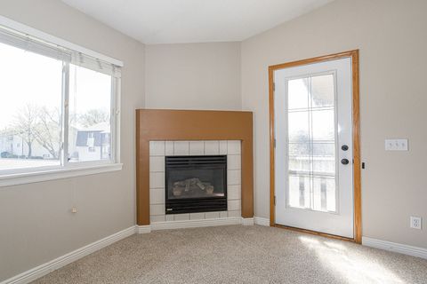 Tiny photo for 4186 Fairview Drive #9, Bettendorf, IA 52722 (MLS # 12622425)