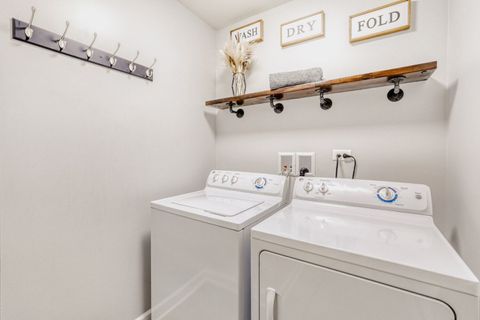 Tiny photo for 1433 Lighthouse Lane, Pingree Grove, IL 60140 (MLS # 12539828)