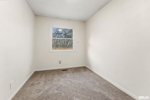 Tiny photo for 5812 HILLANDALE Road, Davenport, IA 52806 (MLS # QC4269383)