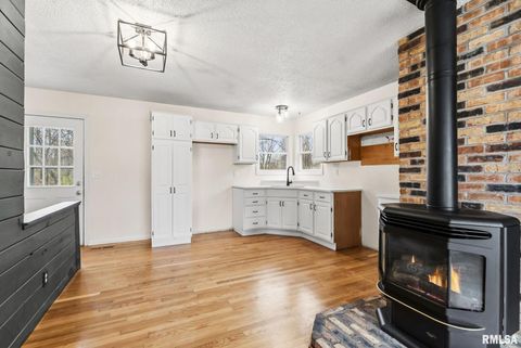 Tiny photo for 5812 HILLANDALE Road, Davenport, IA 52806 (MLS # QC4269383)