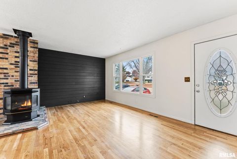 Tiny photo for 5812 HILLANDALE Road, Davenport, IA 52806 (MLS # QC4269383)