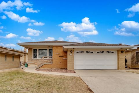 Photo of 2943 Mayfair Avenue, Westchester, IL 60154 (MLS # 12566426)