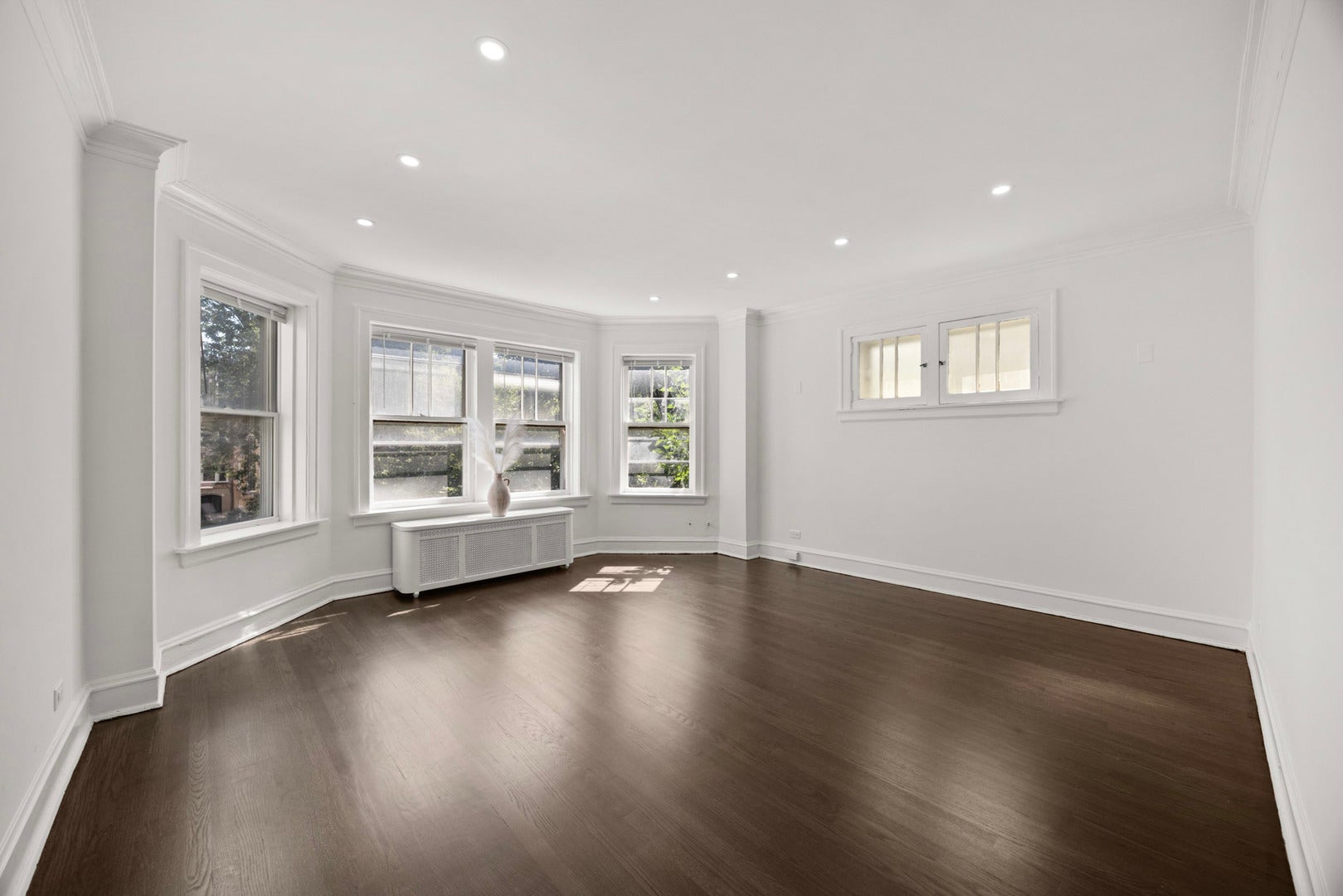 6318 N Artesian Avenue 203 - Photo 2