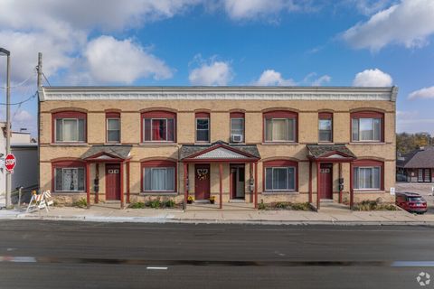 130 Washington Street Woodstock IL 60098