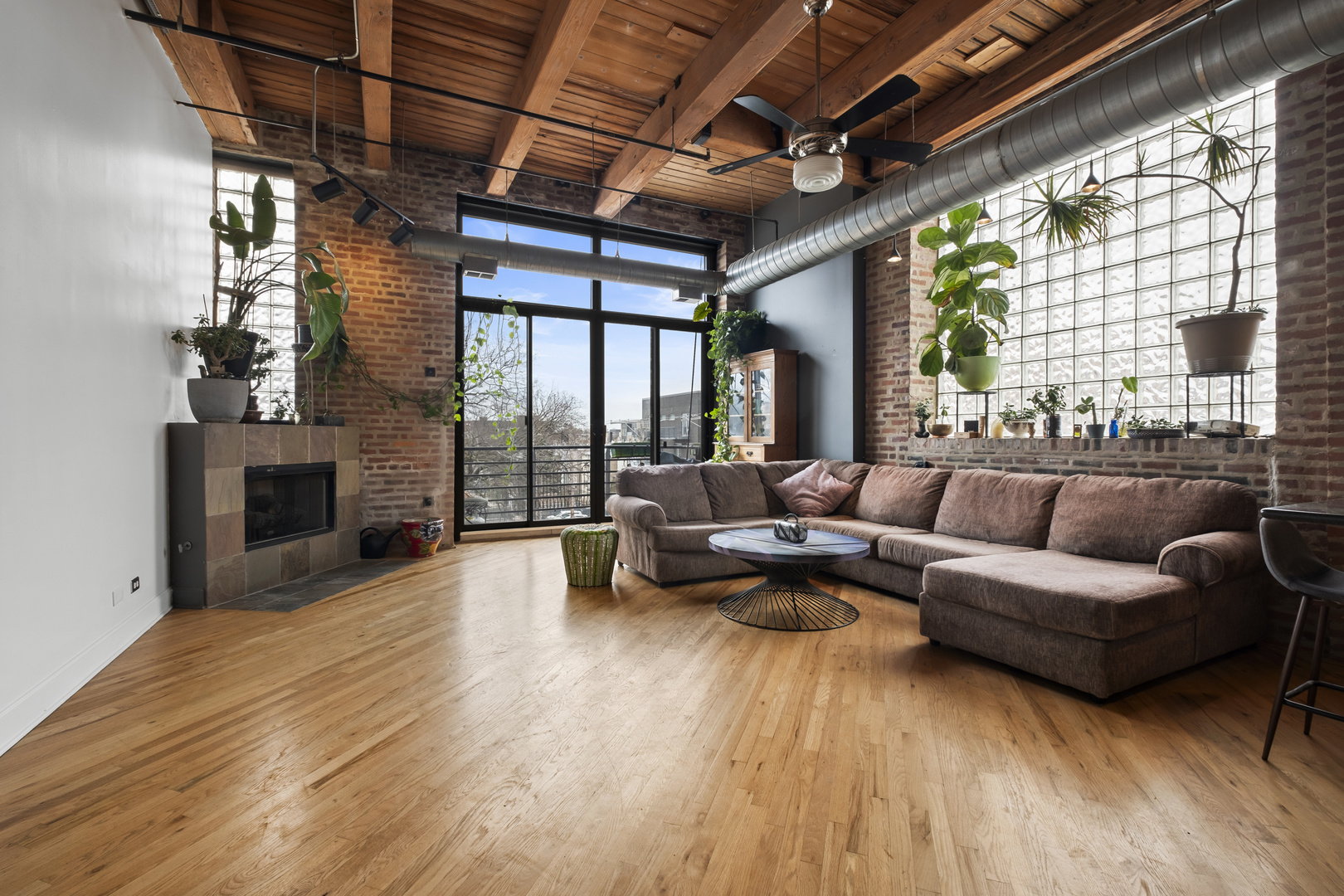 2735 W ARMITAGE Avenue 309