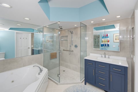 Tiny photo for 5555 N Cumberland Avenue #901, Chicago, IL 60656 (MLS # 12749397)
