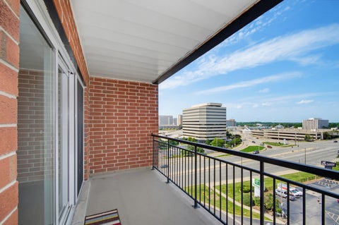 Tiny photo for 5555 N Cumberland Avenue #901, Chicago, IL 60656 (MLS # 12749397)