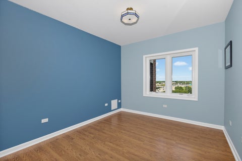 Tiny photo for 5555 N Cumberland Avenue #901, Chicago, IL 60656 (MLS # 12749397)
