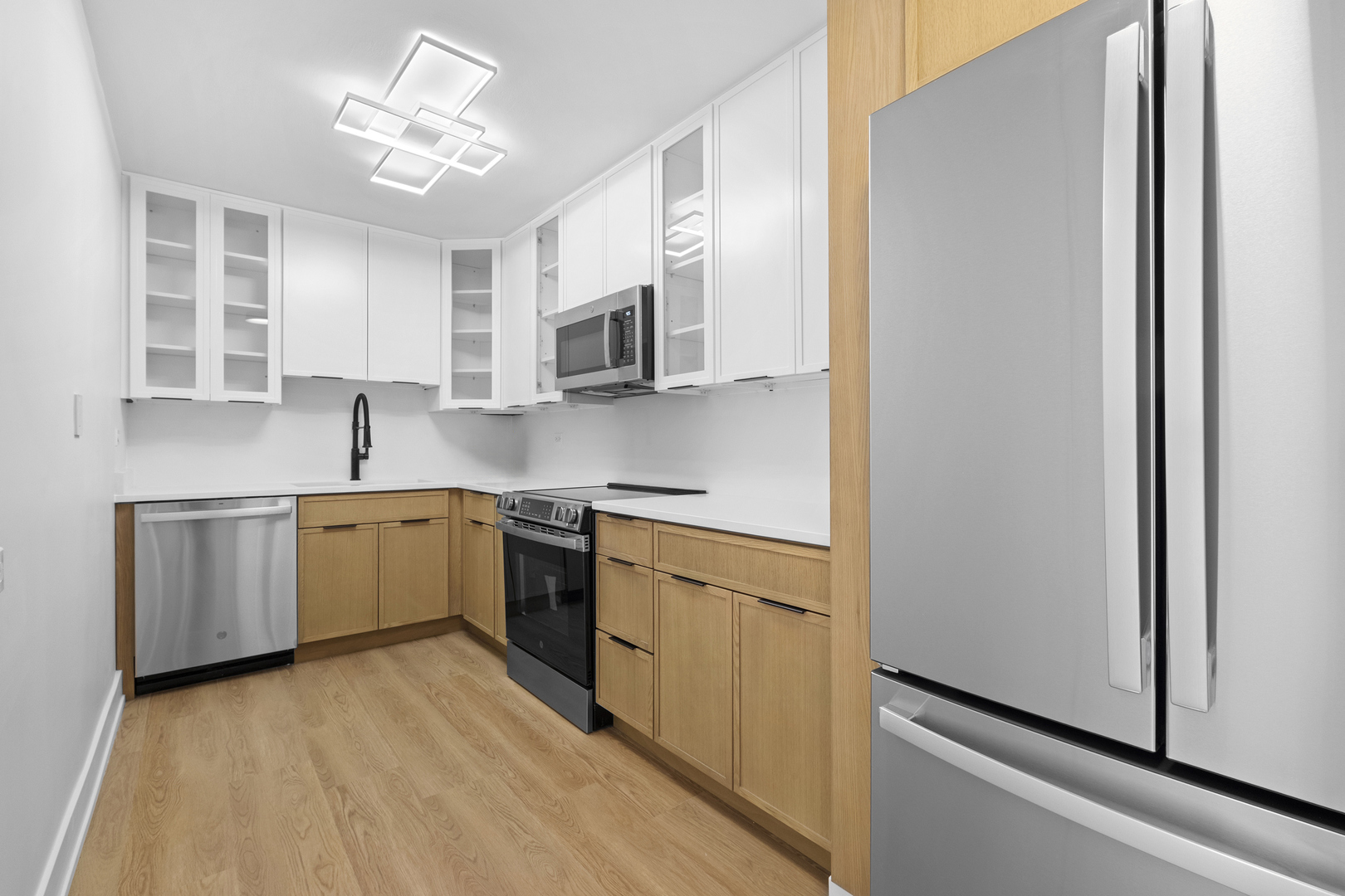 6301 N Sheridan Road 11A