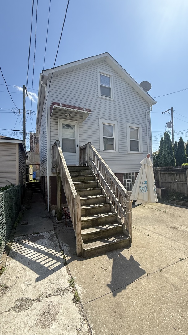 461 W 28th Place