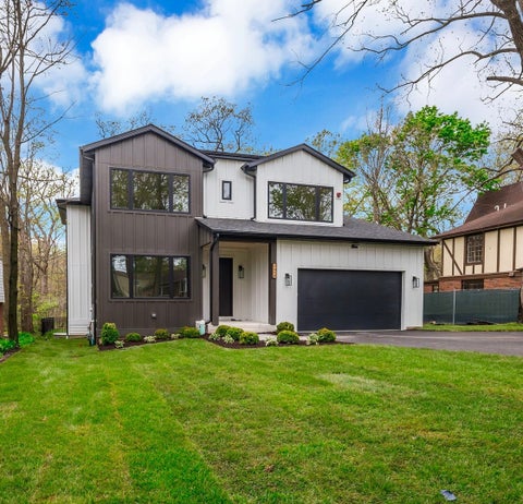 Photo of 2624 Roslyn Circle, Highland Park, IL 60035 (MLS # 12629432)