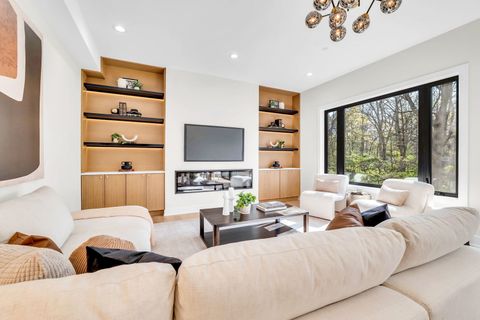 Tiny photo for 2624 Roslyn Circle, Highland Park, IL 60035 (MLS # 12629432)
