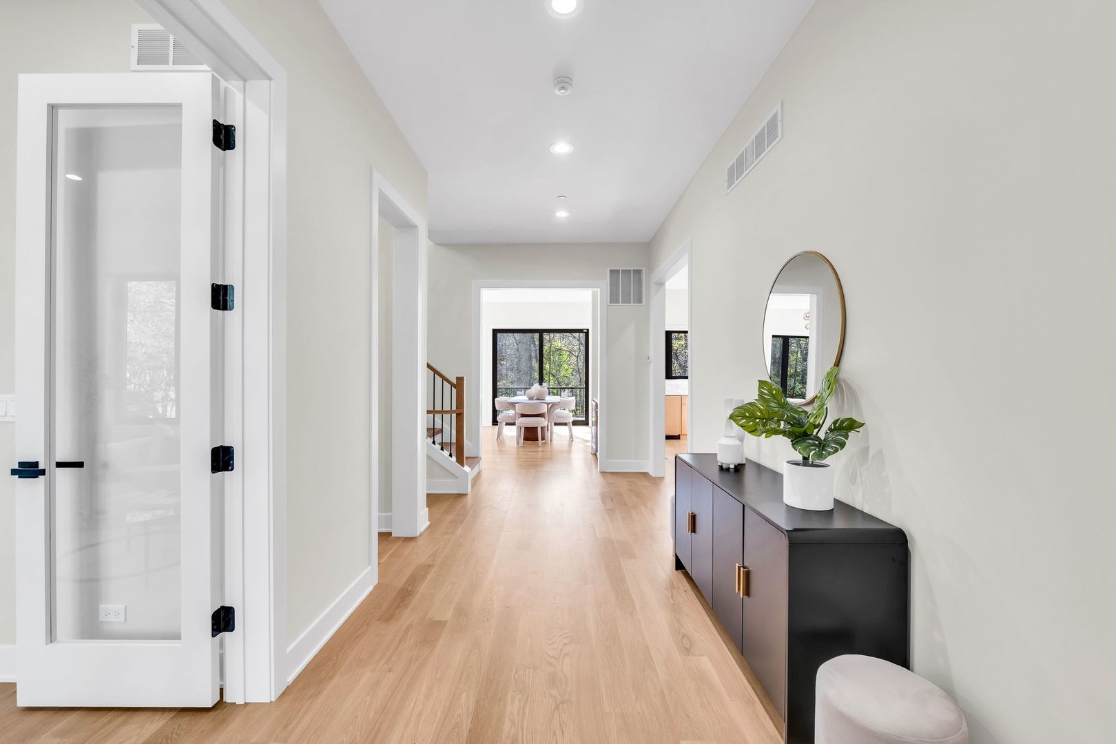 2624 Roslyn Circle