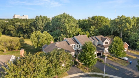 Tiny photo for 233 Parktrail Court #233, Schaumburg, IL 60173 (MLS # 12717237)