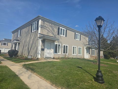 Tiny photo for 726 E Old Willow Road #104C, Prospect Heights, IL 60070 (MLS # 12601054)