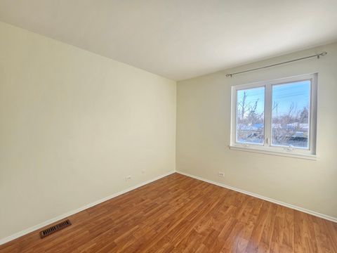 Tiny photo for 726 E Old Willow Road #104C, Prospect Heights, IL 60070 (MLS # 12601054)