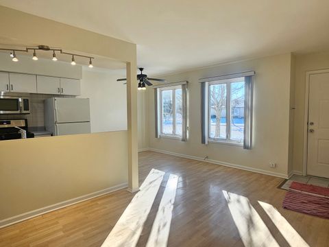 Tiny photo for 726 E Old Willow Road #104C, Prospect Heights, IL 60070 (MLS # 12601054)