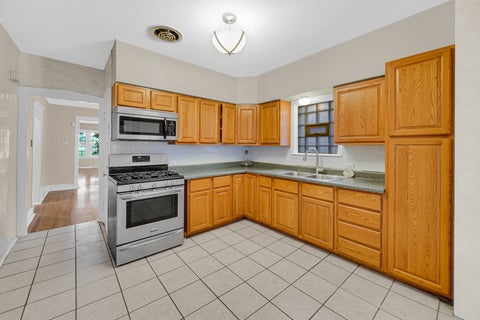 Tiny photo for 7644 S Lafayette Avenue, Chicago, IL 60620 (MLS # 12755371)