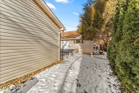 Tiny photo for 425 Grove Street, Wood Dale, IL 60191 (MLS # 12541928)