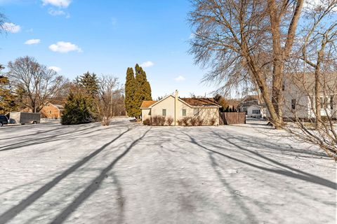 Tiny photo for 425 Grove Street, Wood Dale, IL 60191 (MLS # 12541928)