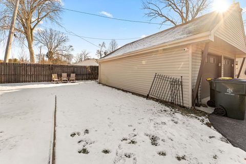 Tiny photo for 425 Grove Street, Wood Dale, IL 60191 (MLS # 12541928)