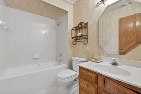 Tiny photo for 7545 Sheridan Drive #3D, Willowbrook, IL 60527 (MLS # 12609443)