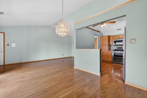 Tiny photo for 7545 Sheridan Drive #3D, Willowbrook, IL 60527 (MLS # 12609443)