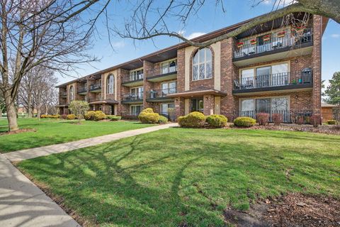 Tiny photo for 7545 Sheridan Drive #3D, Willowbrook, IL 60527 (MLS # 12609443)