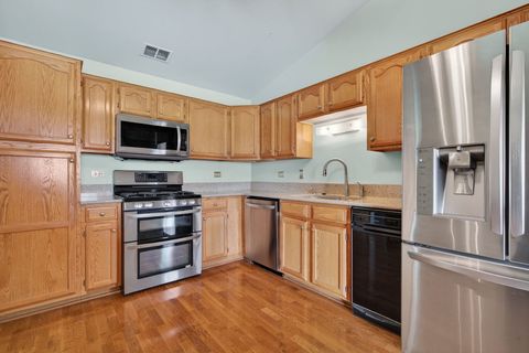 Tiny photo for 7545 Sheridan Drive #3D, Willowbrook, IL 60527 (MLS # 12609443)