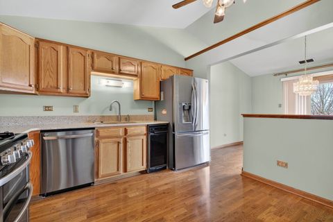 Tiny photo for 7545 Sheridan Drive #3D, Willowbrook, IL 60527 (MLS # 12609443)