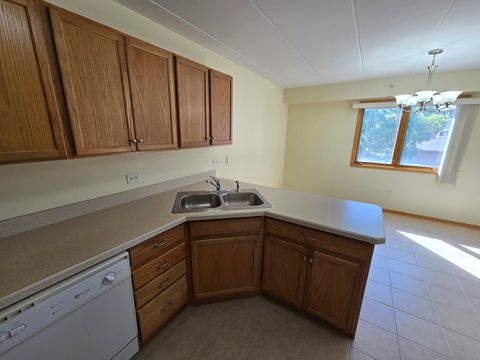 Tiny photo for 6860 Winding Trail #204, Oak Forest, IL 60452 (MLS # 12483682)