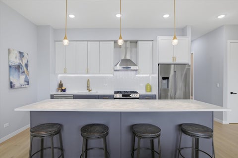 Tiny photo for 5830 N Lincoln Avenue #3W, Chicago, IL 60659 (MLS # 12678410)