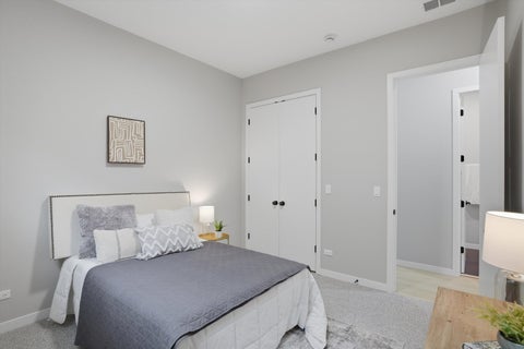 Tiny photo for 5830 N Lincoln Avenue #3W, Chicago, IL 60659 (MLS # 12678410)
