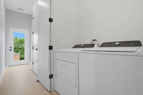 Tiny photo for 5830 N Lincoln Avenue #3W, Chicago, IL 60659 (MLS # 12678410)