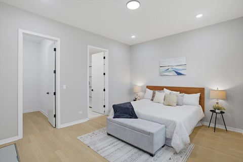 Tiny photo for 5830 N Lincoln Avenue #3W, Chicago, IL 60659 (MLS # 12678410)