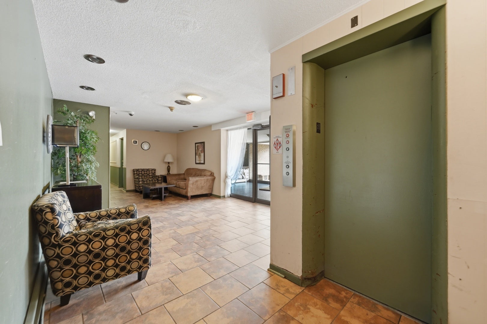 7650 W Altgeld Street 305