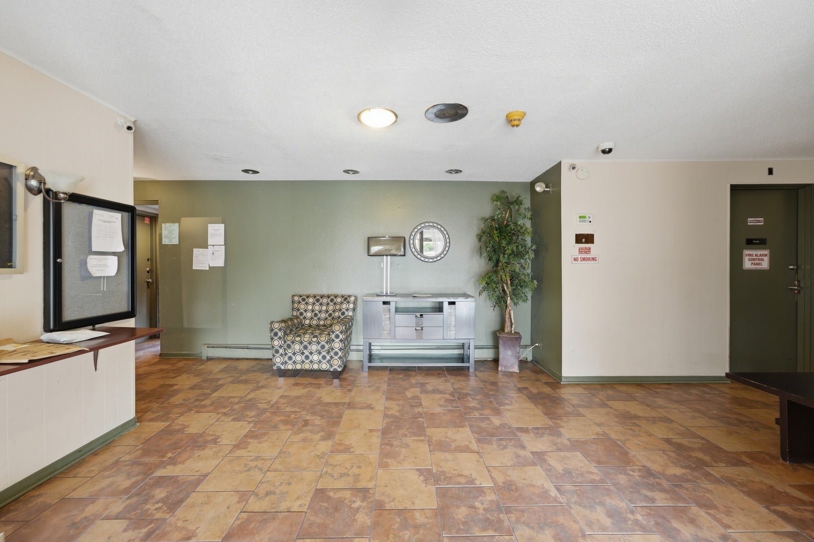 7650 W Altgeld Street 305